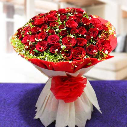 Red roses romantic